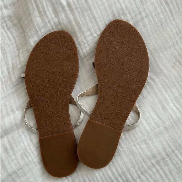 Tommy Bahama Beaded Starfish Sandals - Picture 3 of 3